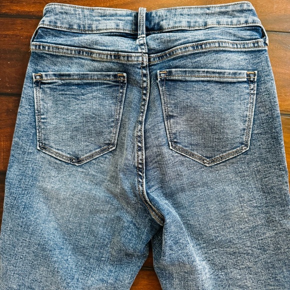 Old Navy Rockstar Super Skinny Distressed Patches High Rise Jeans - Picture 7 of 7